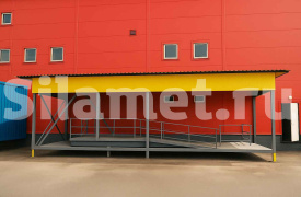 Пандус с навесом для склада